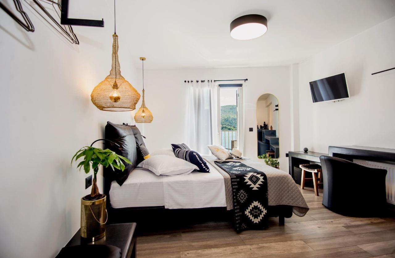 A & B Minimal Suite Ιι With Sea View In Argostoli المظهر الخارجي الصورة