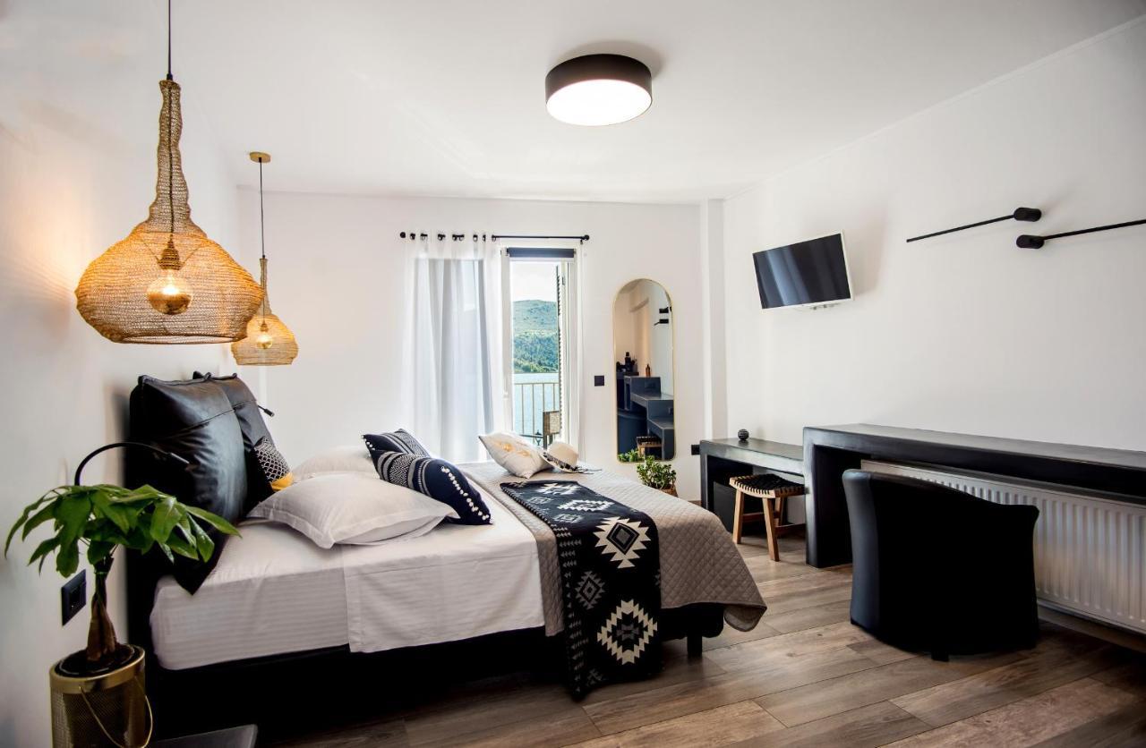 A & B Minimal Suite Ιι With Sea View In Argostoli المظهر الخارجي الصورة